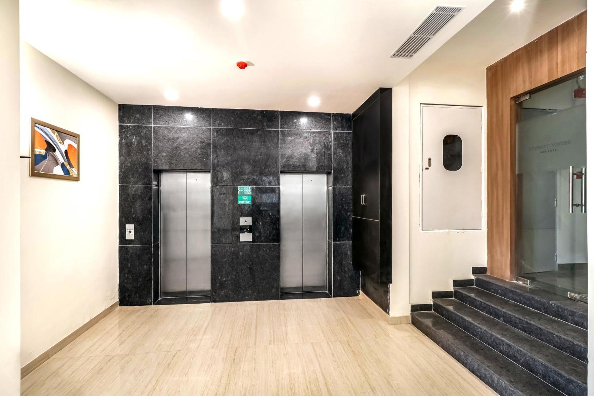 Starlit Suites Newtown Колката Екстериор снимка