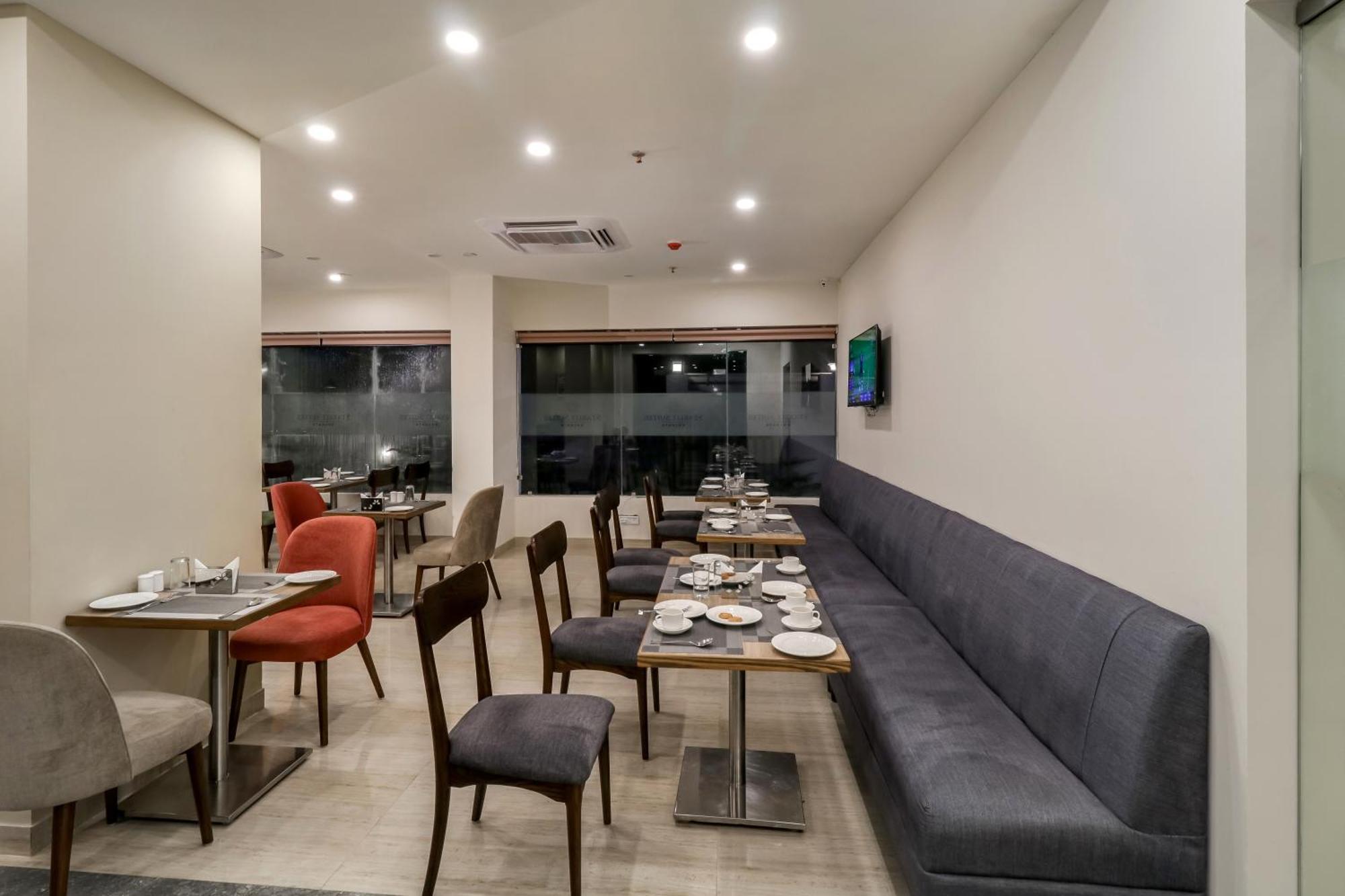 Starlit Suites Newtown Колката Екстериор снимка