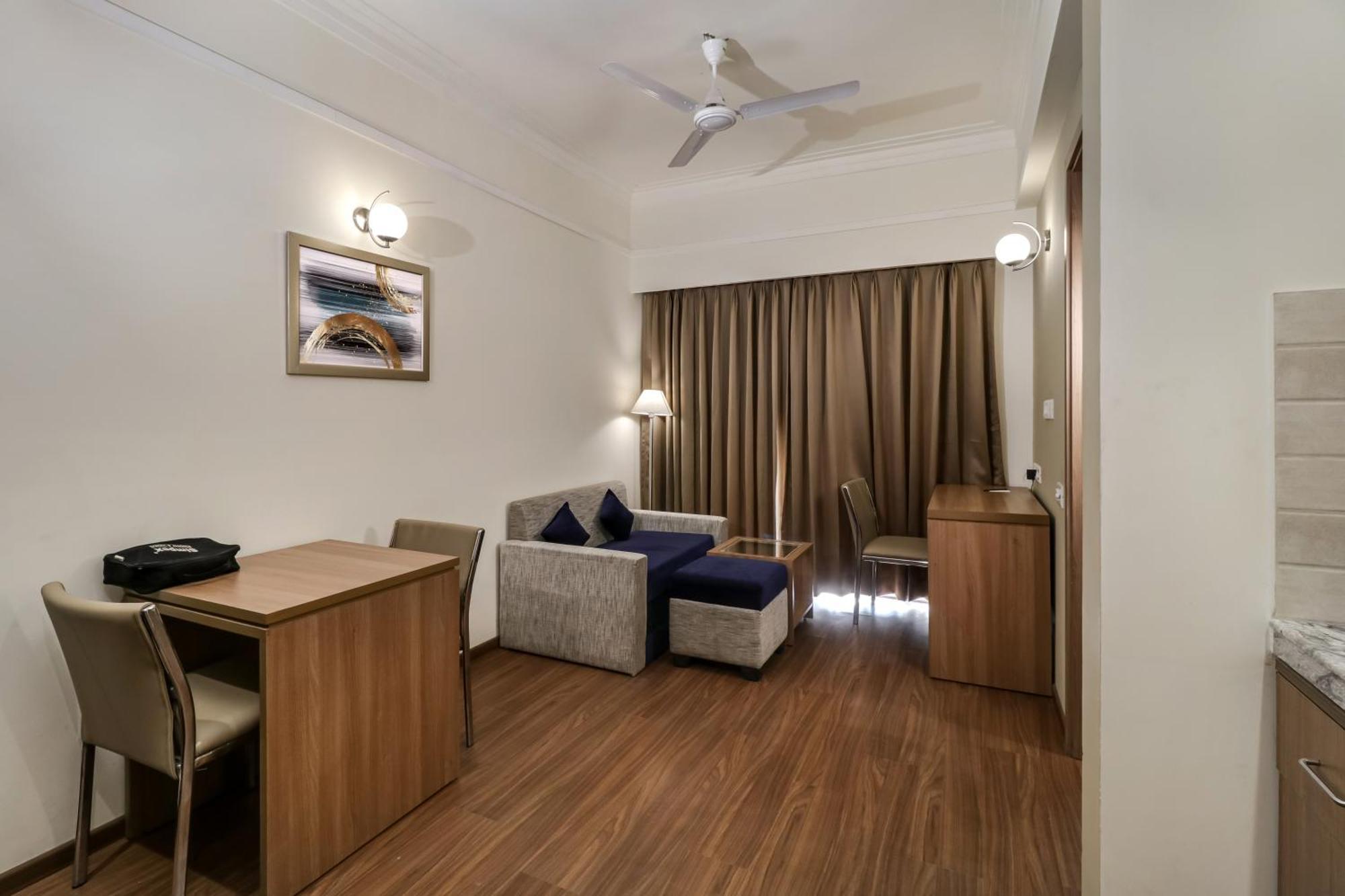Starlit Suites Newtown Колката Екстериор снимка