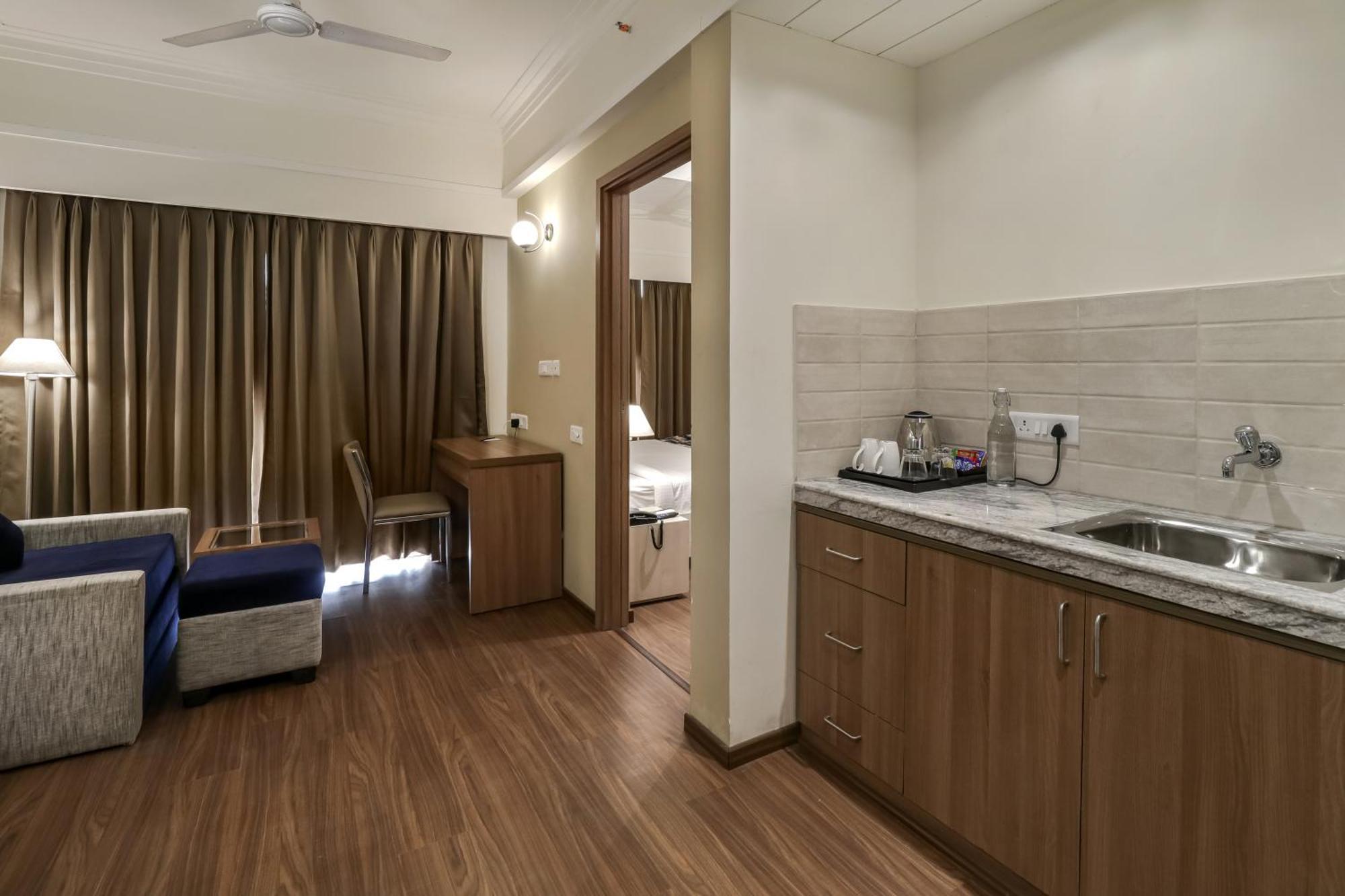 Starlit Suites Newtown Колката Екстериор снимка