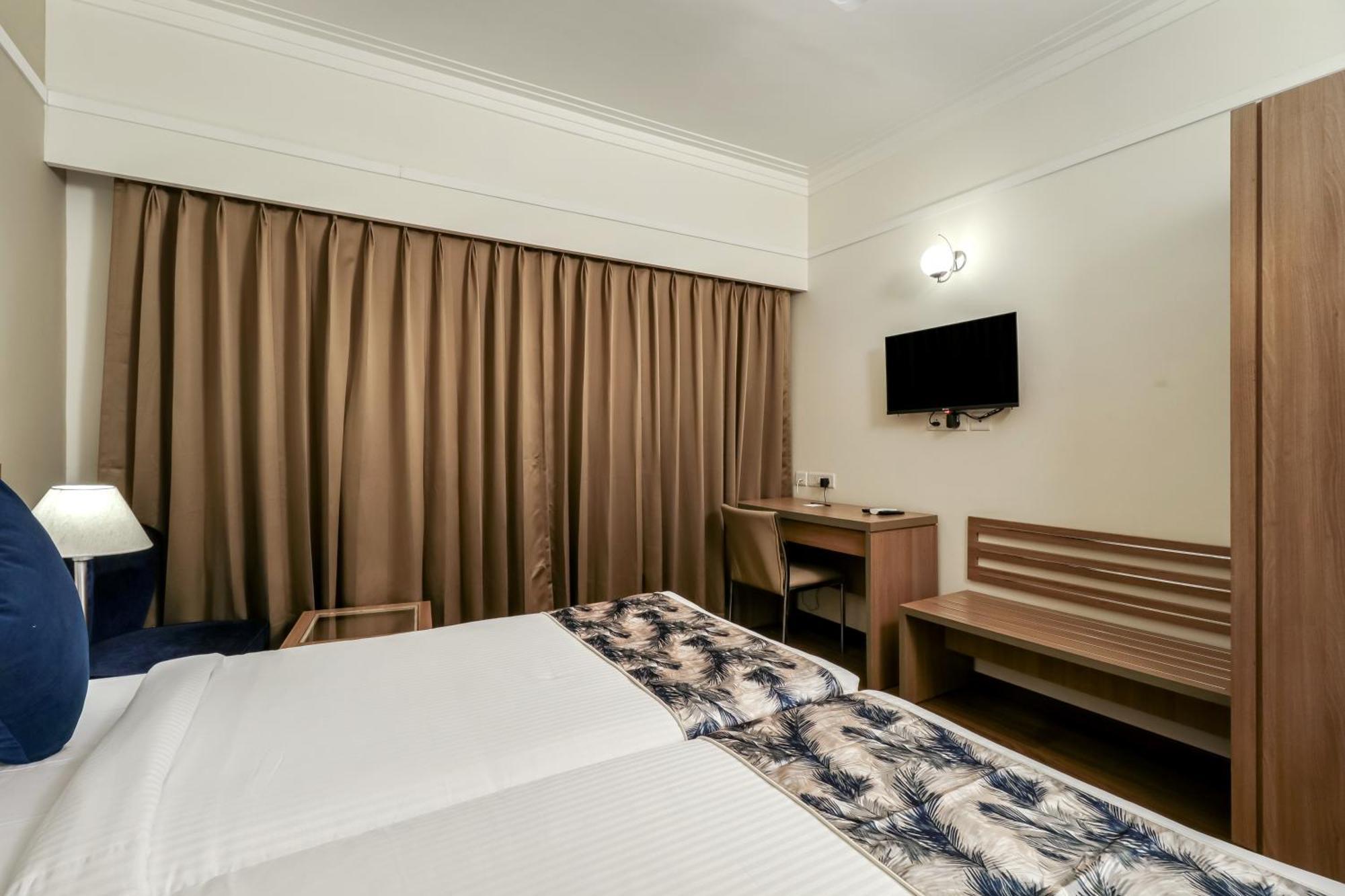 Starlit Suites Newtown Колката Екстериор снимка