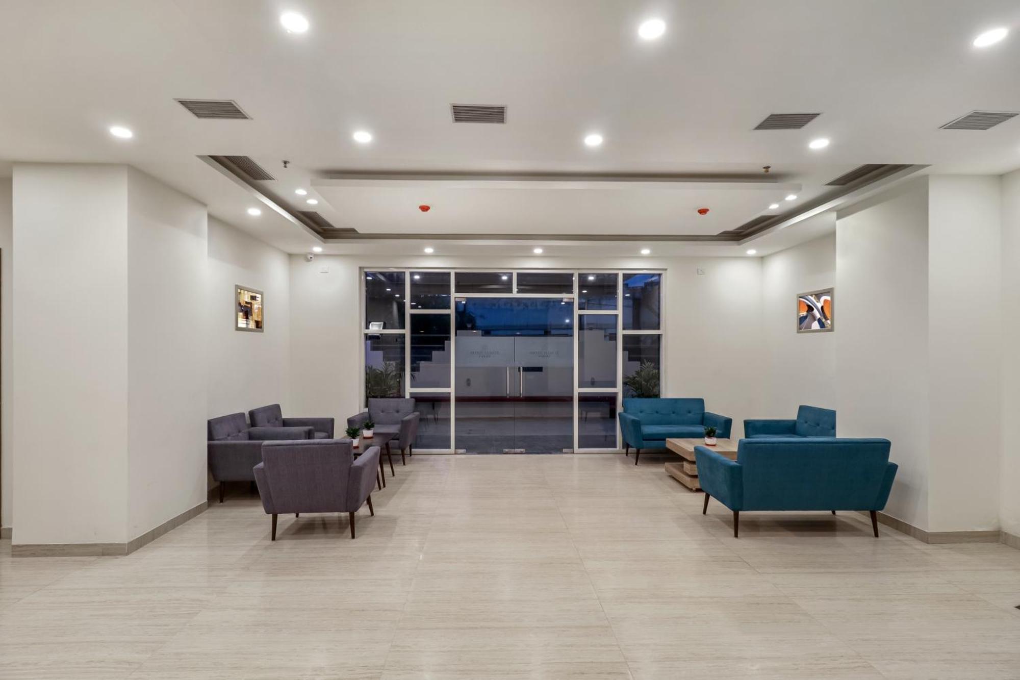 Starlit Suites Newtown Колката Екстериор снимка