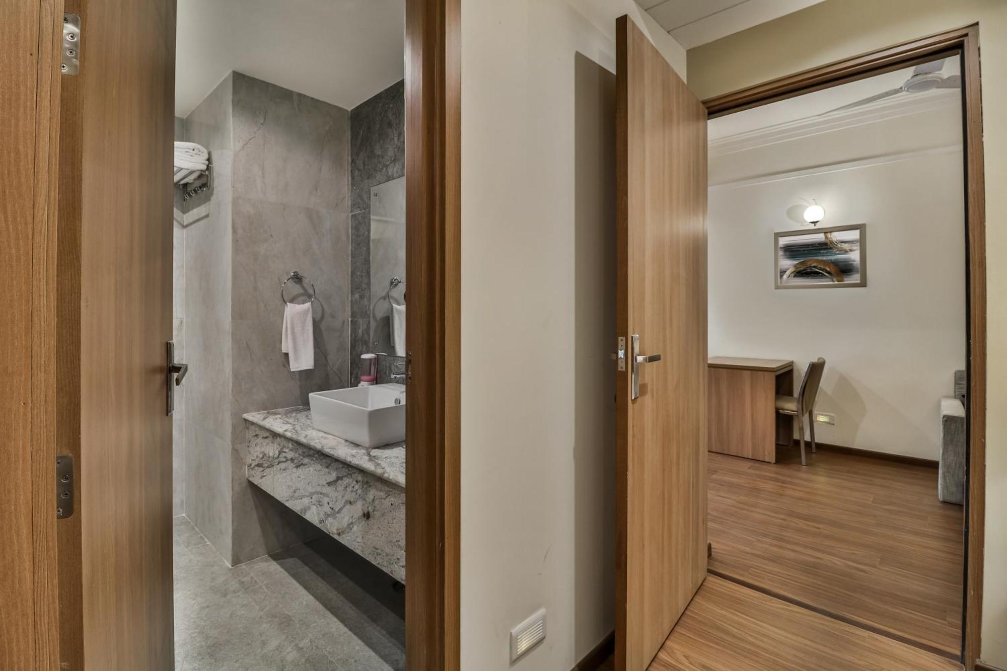 Starlit Suites Newtown Колката Екстериор снимка